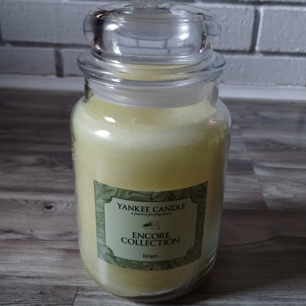 Yankee Candle Encore Collection Linen Scent 22 oz